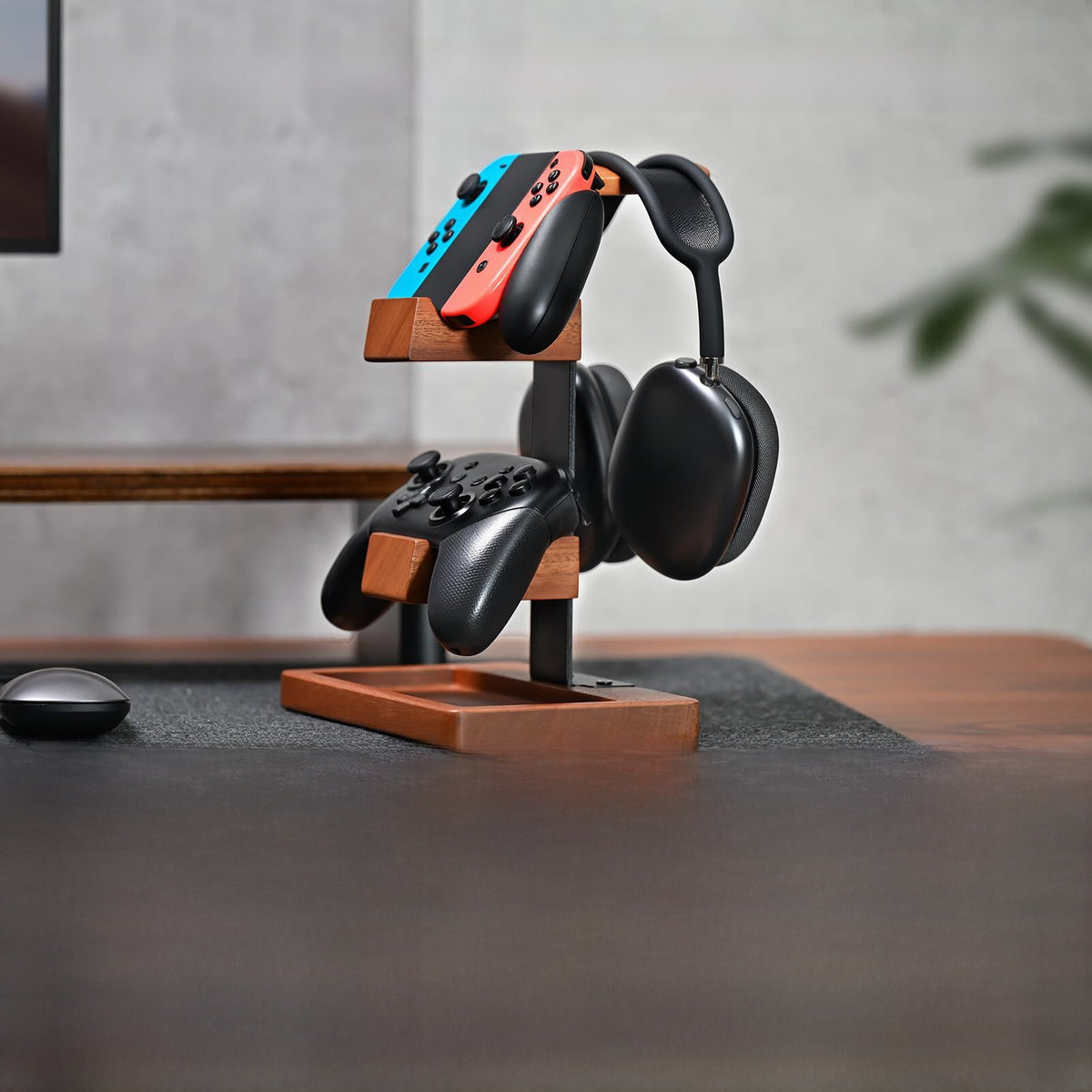 Wooden Headphone Stand with Carry Handle